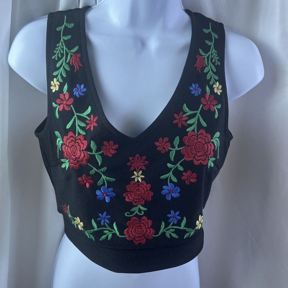 Forever 21 Women’s Floral Embroidered Black Sleeveless Crop Top Size S Mexican